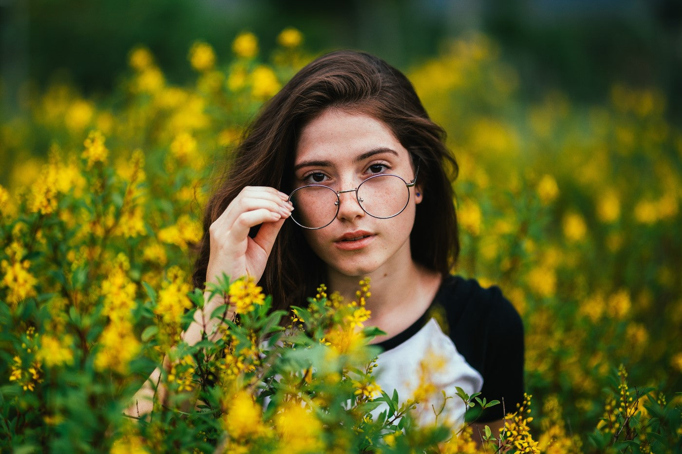 Lentes ópticos recomendados para usar en mujeres con cara cuadrada o rostro cuadrado