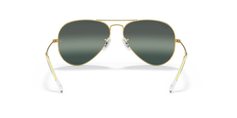 Ray Ban polarizado con tecnología chromance modelo Aviator Large Metal color legend gold y cristales color plateado azulado
