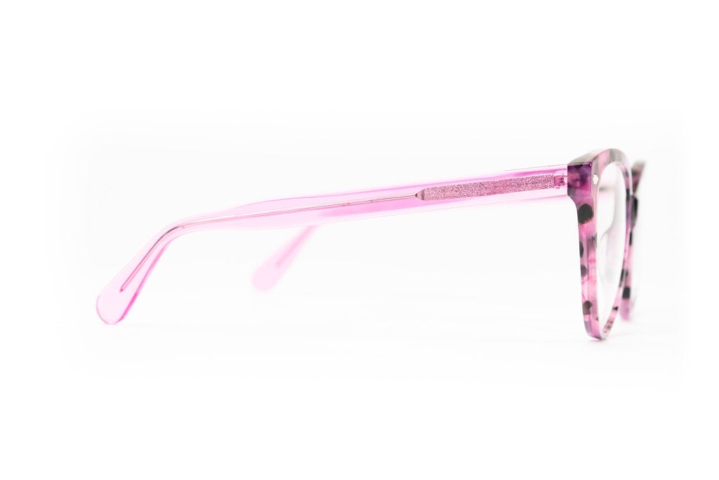 Comprar Lente Óptico Óptica Online Optisalud. Marco + Cristales Antireflejo, Filtro Luz Azul, Filtro UV, Capa Dura, Antiraya, Hidrofobia, Anti Estática, Anti Polvo, Lente de Cerca, Lente de Lejos, Lente de Descanso, Lente de Lectura, Lente Óptico Mujer, Lente Óptico Hombre, Monofocal, Bifocal, Multifocal, Progresivo, Miraflex, CR-39, CR39, CR, Poly, Mineral, Orgánico, Policarbonato, Alto Índice. Óptica y Consulta Oftalmológica. Lentes Miraflex, receta lentes Ópticos, lentes de contacto