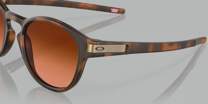 Oakley gafa de sol modelo Latch 9265 con tecnología prizm y polarizada.