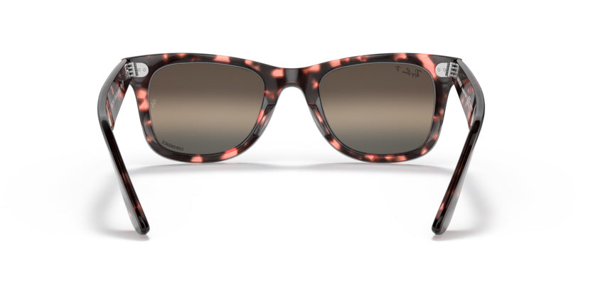 Gafa de sol marca Ray-Ban RB2140 modelo Wayfarer. Polarizada para mayor confort visual.