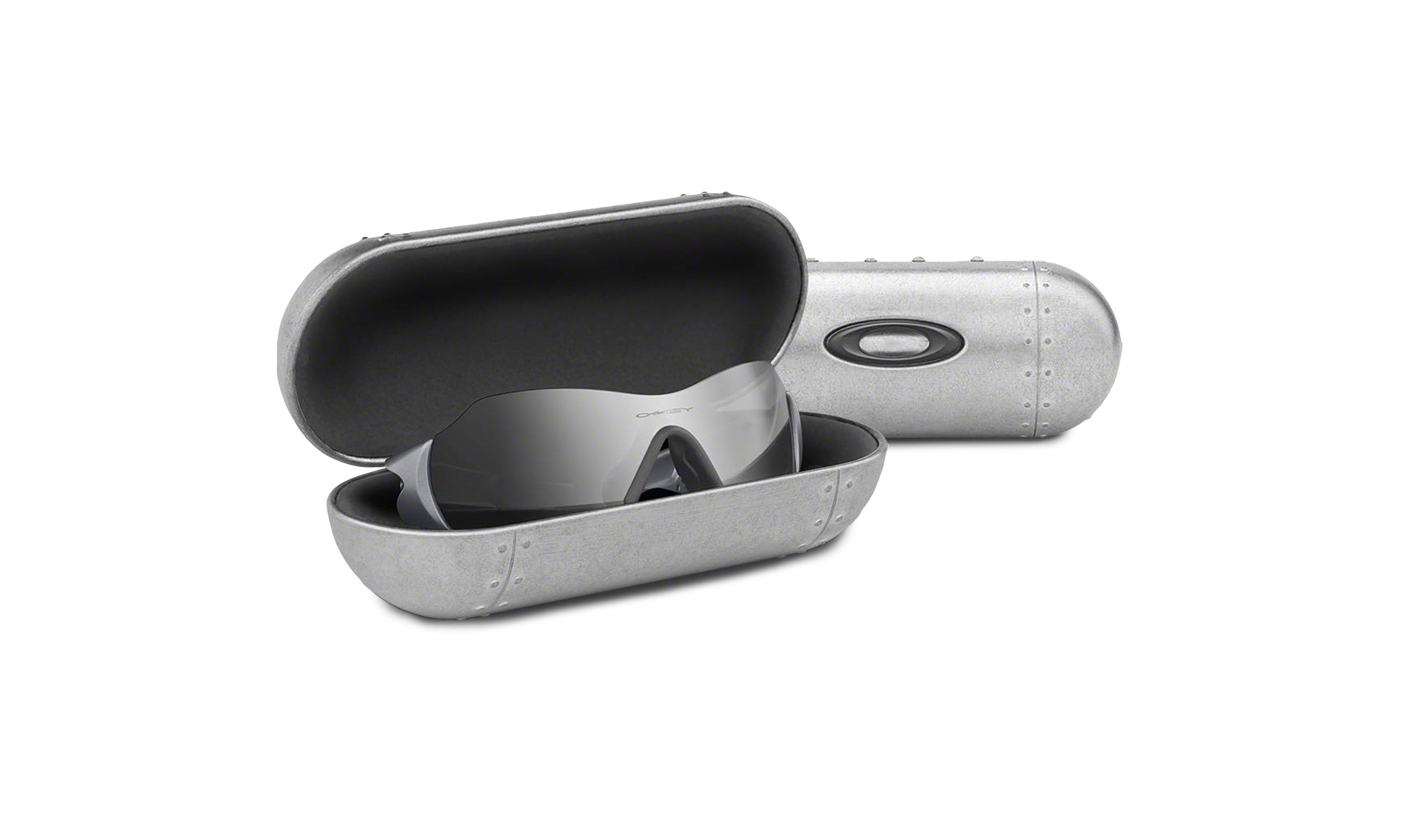 OAKLEY - ESTUCHE RÍGIDO - METAL