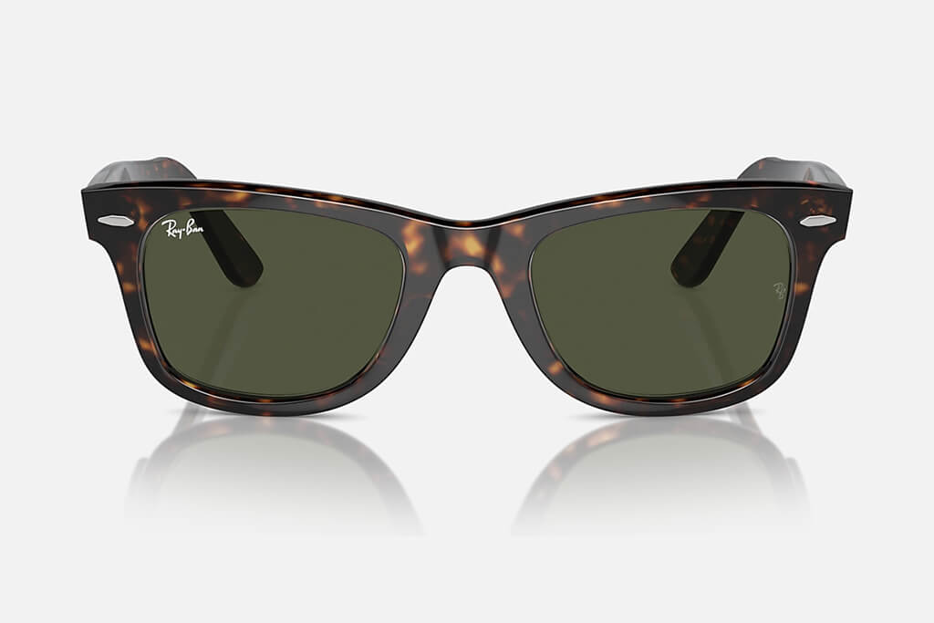 Gafa de sol marca Ray-Ban RB2140 modelo Wayfarer. Polarizada para mayor confort visual.