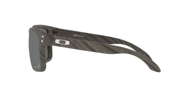Oakley Holbrook XL Gafa de sol polarizada con tecnología Prizm. Compra online gafas de sol originales de la marca Oakley.